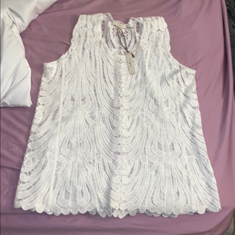 Sioni Capri white lace tank top